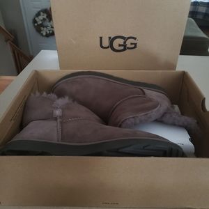 UGG- Classic Cuff Mini - Stormy Grey